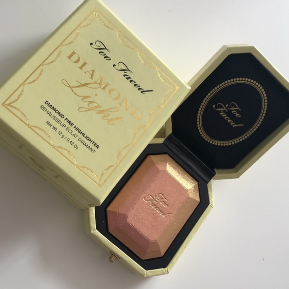 Too Faced Diamond Fire Highlighter - Picture 1 of 1